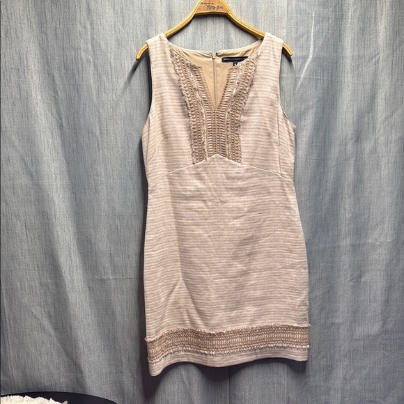 🇺🇸 White House black market Elegant Beige Sleeveless Dress size 12 - Picture 1 of 11